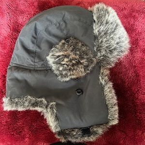 Weatherproof earflap aviator hat